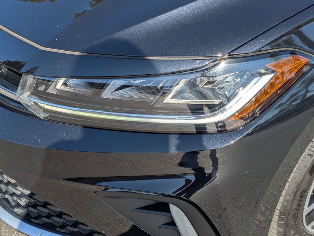 Used 2025 Volkswagen Jetta SE image 11