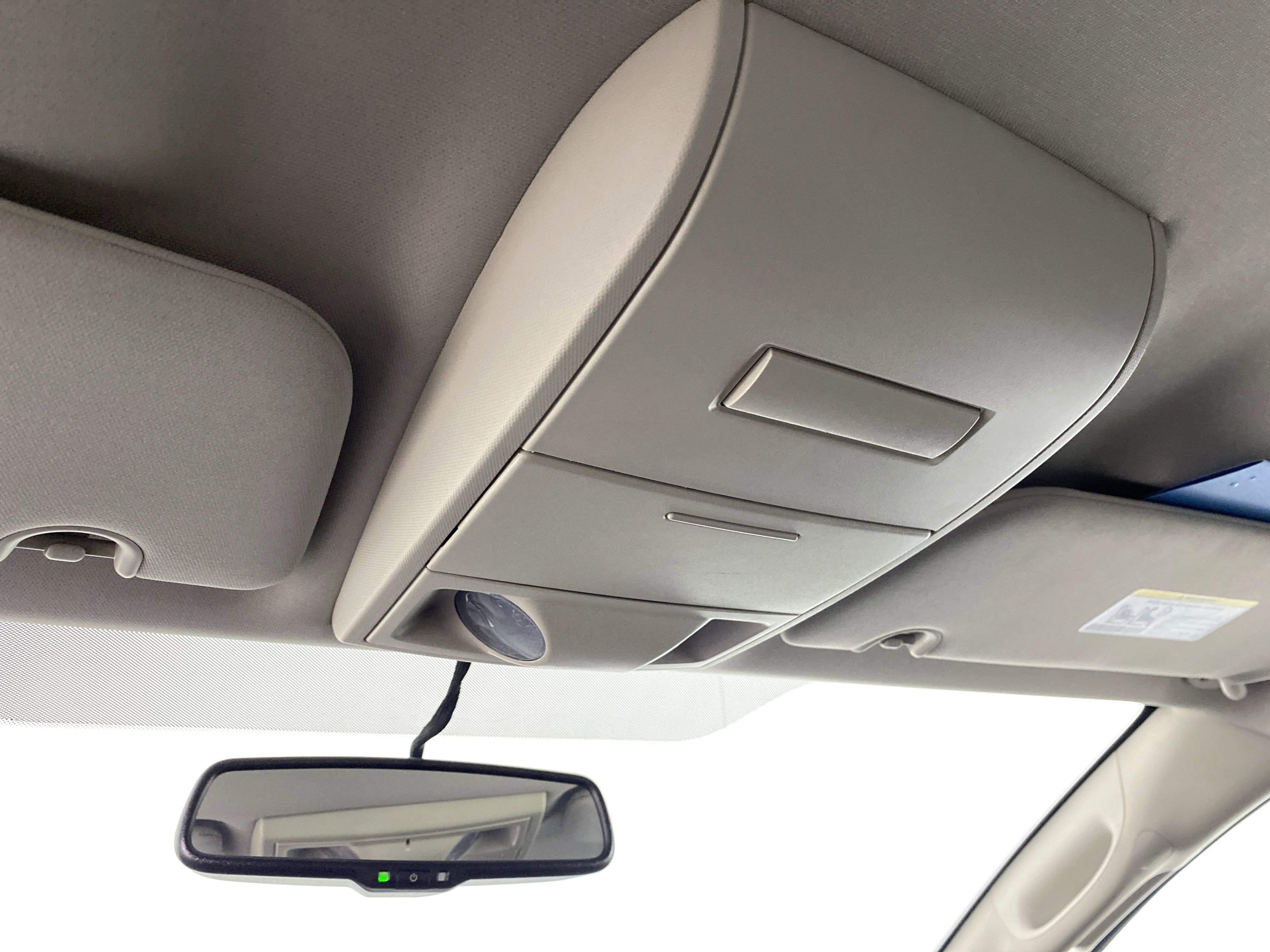 Used 2018 Dodge Grand Caravan SE w/ UConnect Hands-Free Group image 24