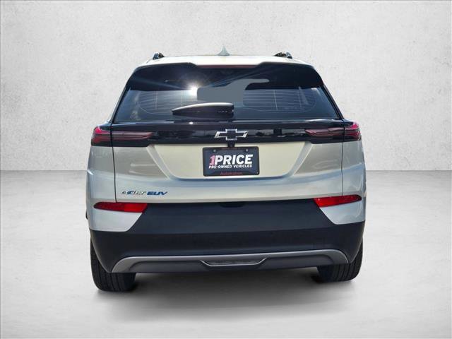 Used 2023 Chevrolet Bolt EUV Premier w/ Sun & Sound Package FWD image 6