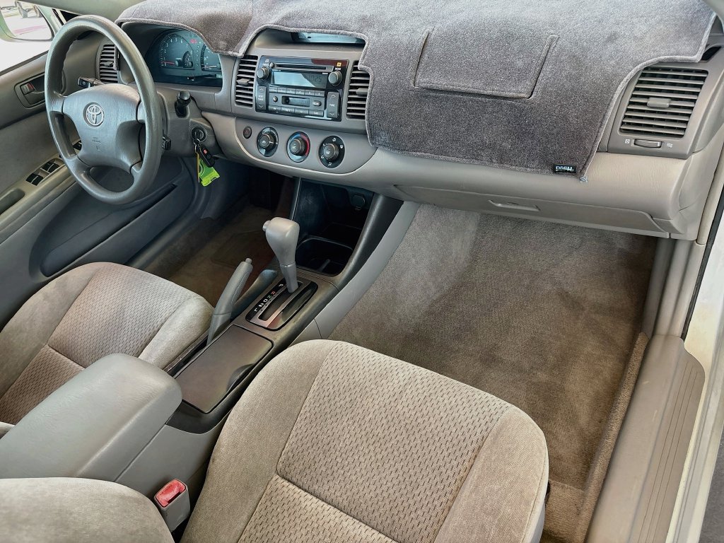 Used 2004 Toyota Camry LE FWD image 14