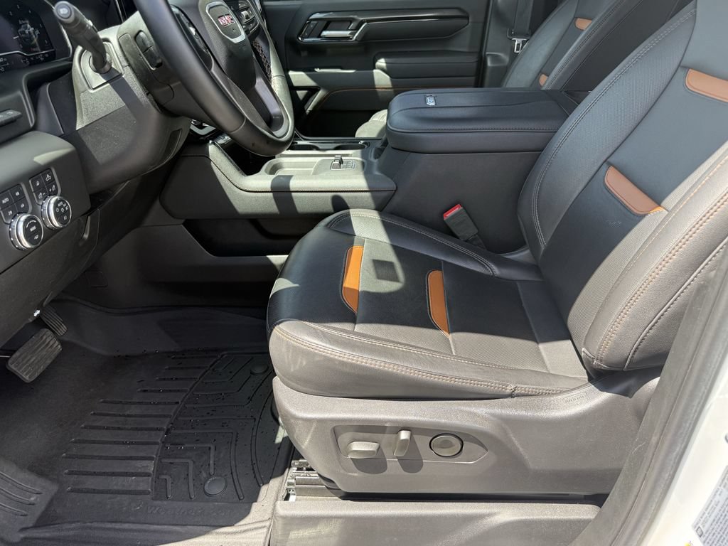 Used 2024 GMC Sierra 2500 AT4 w/ AT4 Premium Plus Package AWD/4WD image 12