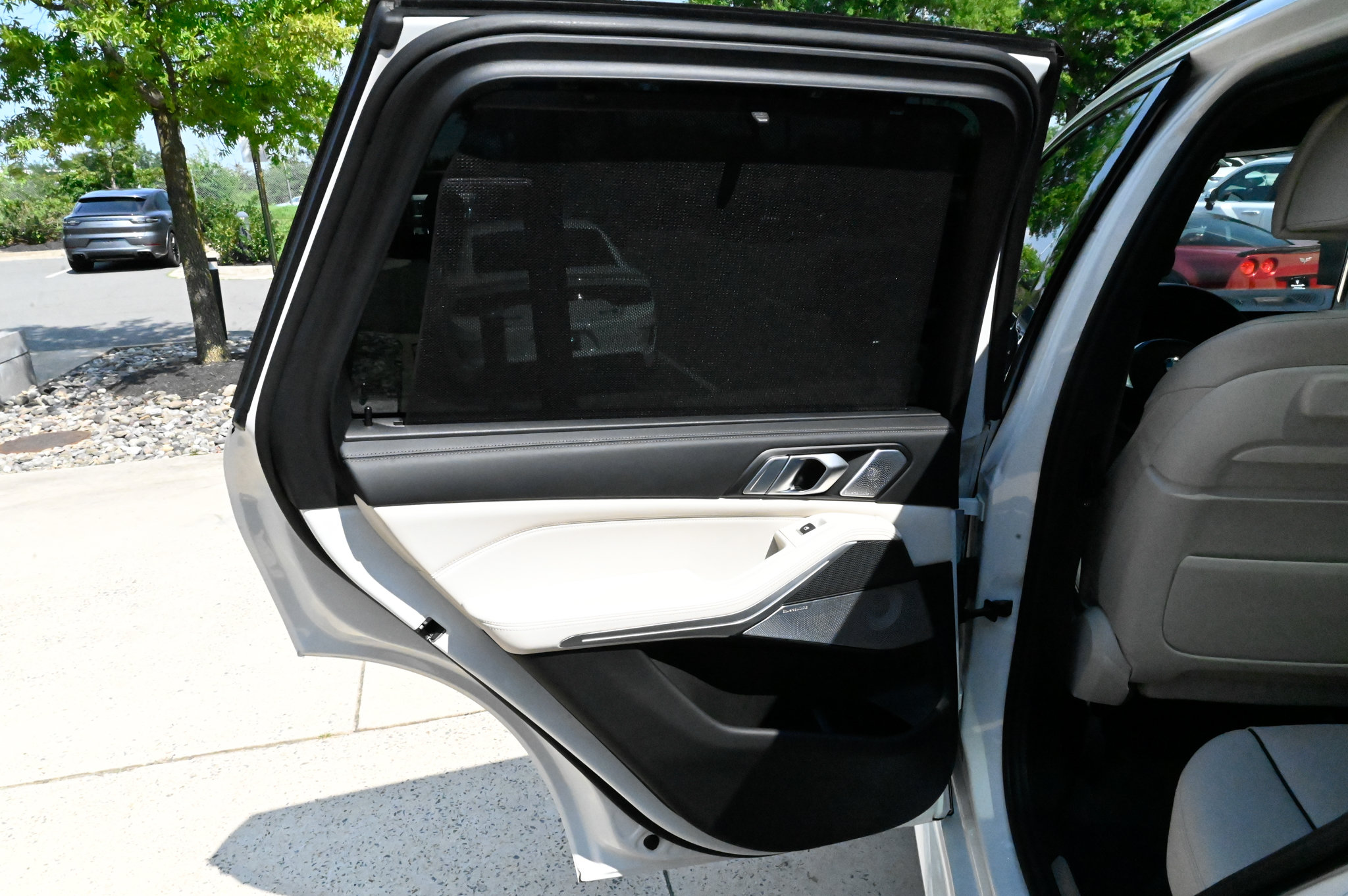 Used 2022 BMW X5 M50i w/ Executive Package AWD/4WD image 40