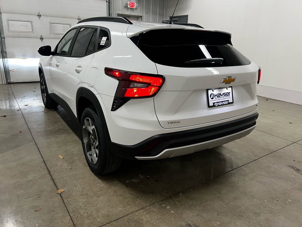 New 2026 Chevrolet Trax LT w/ LT Convenience Package image 8