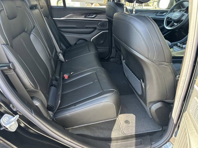 New 2026 Jeep Grand Cherokee Limited image 17