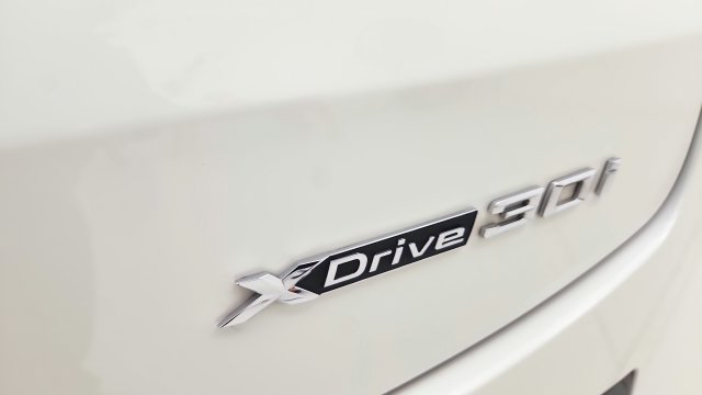 Used 2025 BMW X4 xDrive30i AWD/4WD image 36