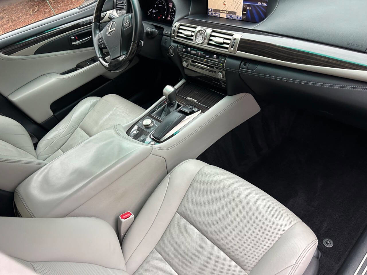 Used 2013 Lexus LS 460 AWD w/ Comfort Pkg image 10