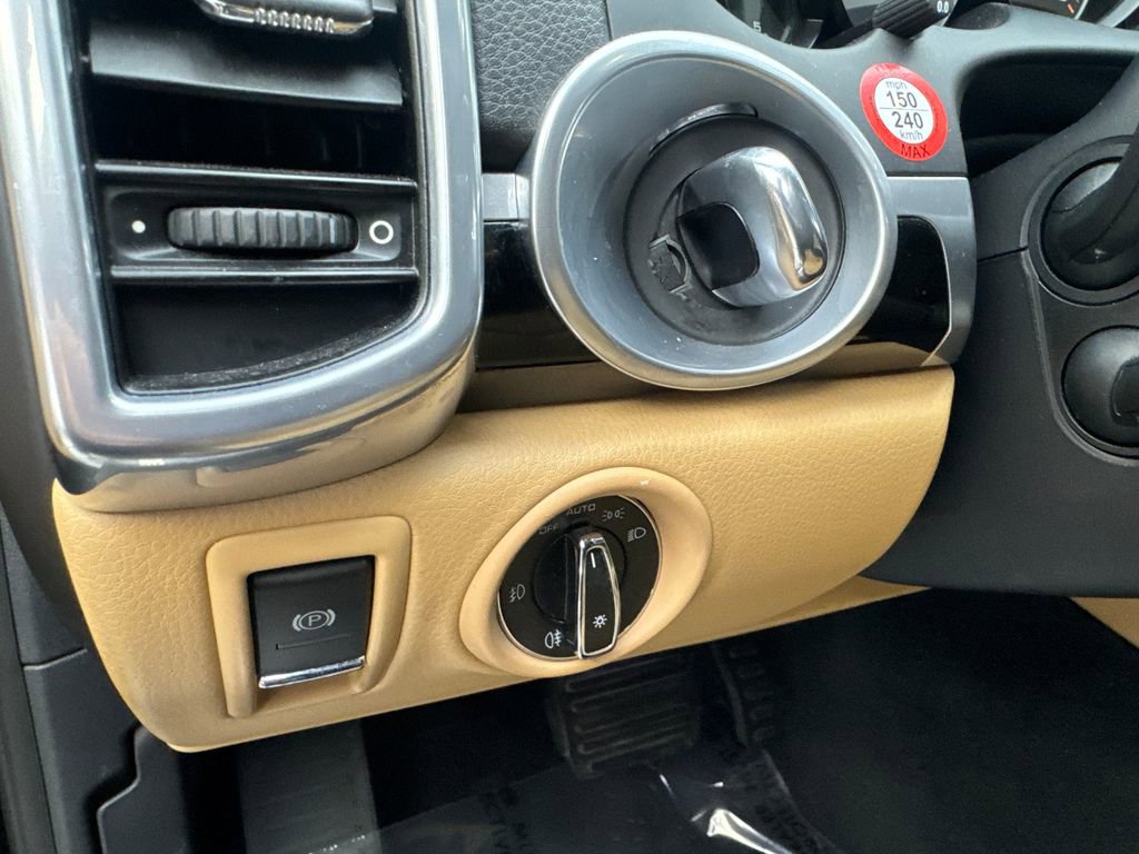 Used 2016 Porsche Cayenne image 54