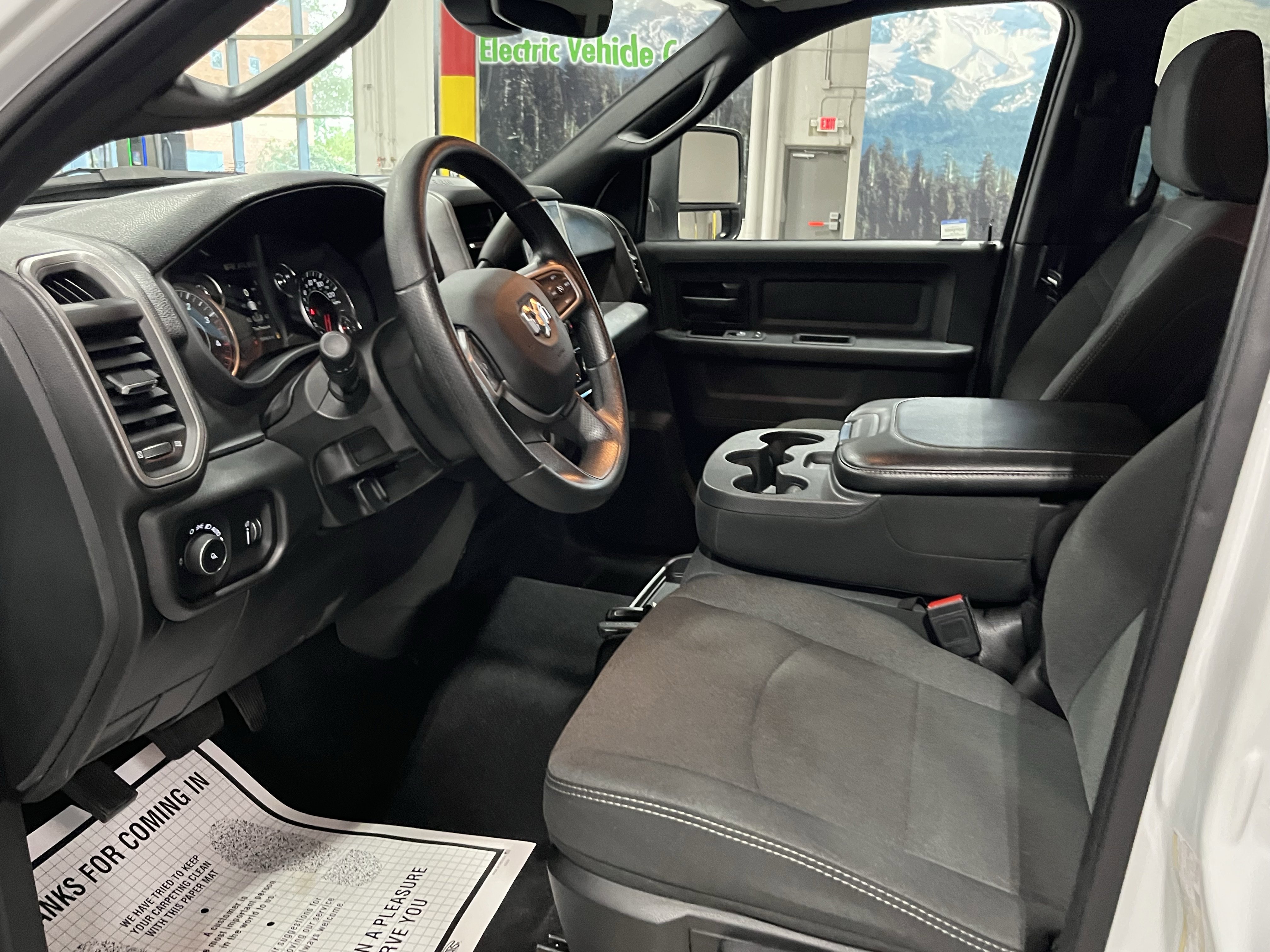 Used 2024 RAM 2500 Tradesman w/ Chrome Appearance Group image 12