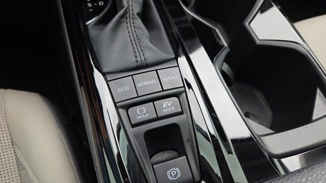 Certified 2025 Toyota Camry XLE image 28