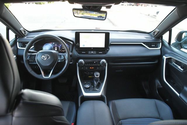 Used 2023 Toyota RAV4 XSE AWD/4WD image 10