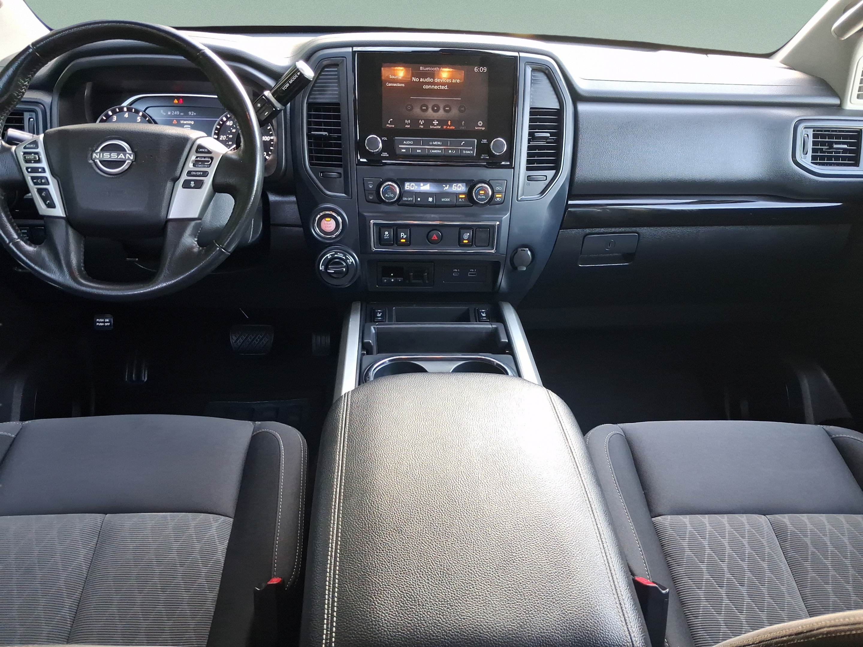 Used 2024 Nissan Titan SV w/ SV Convenience Package AWD/4WD image 11