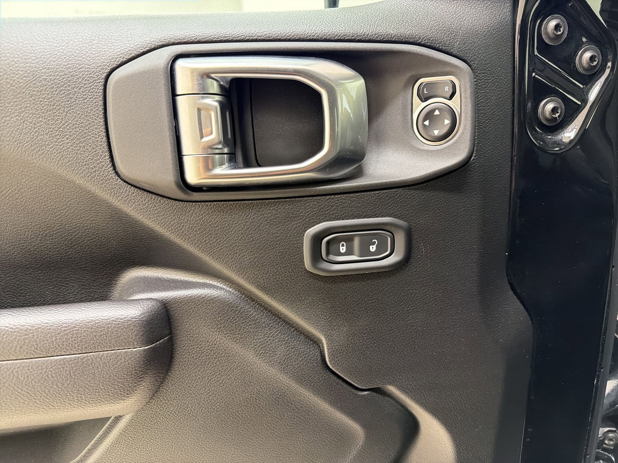 Used 2025 Jeep Gladiator Sport image 20