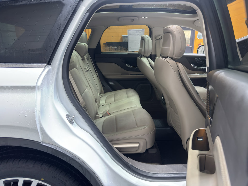 Used 2022 Lincoln Corsair Reserve w/ Equipment Group 201A image 18