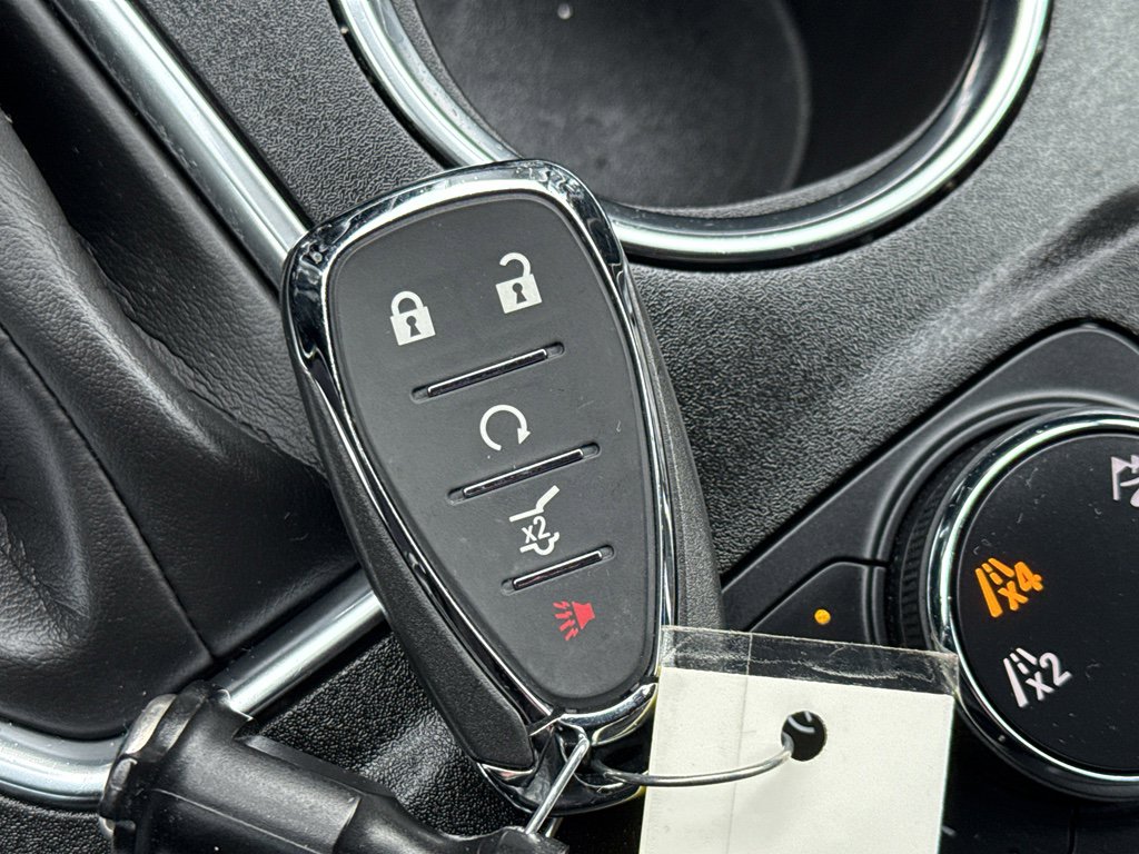 Used 2023 Chevrolet Traverse LT image 38