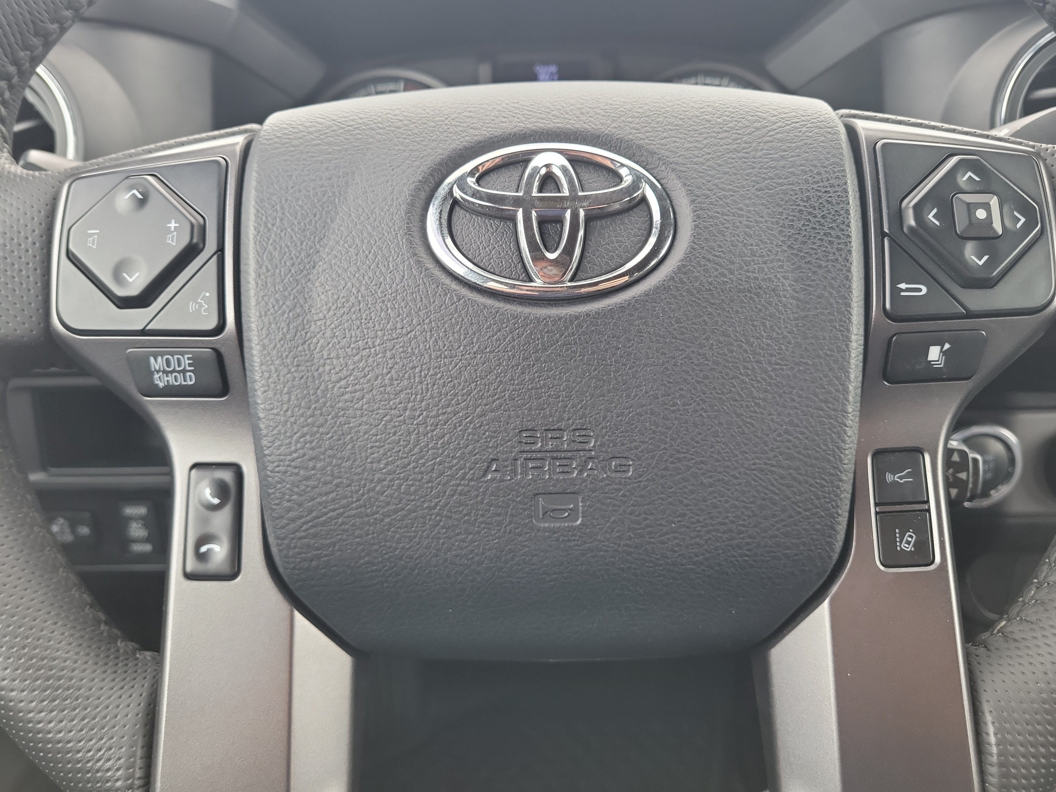 Used 2019 Toyota Tacoma TRD Sport AWD/4WD image 29