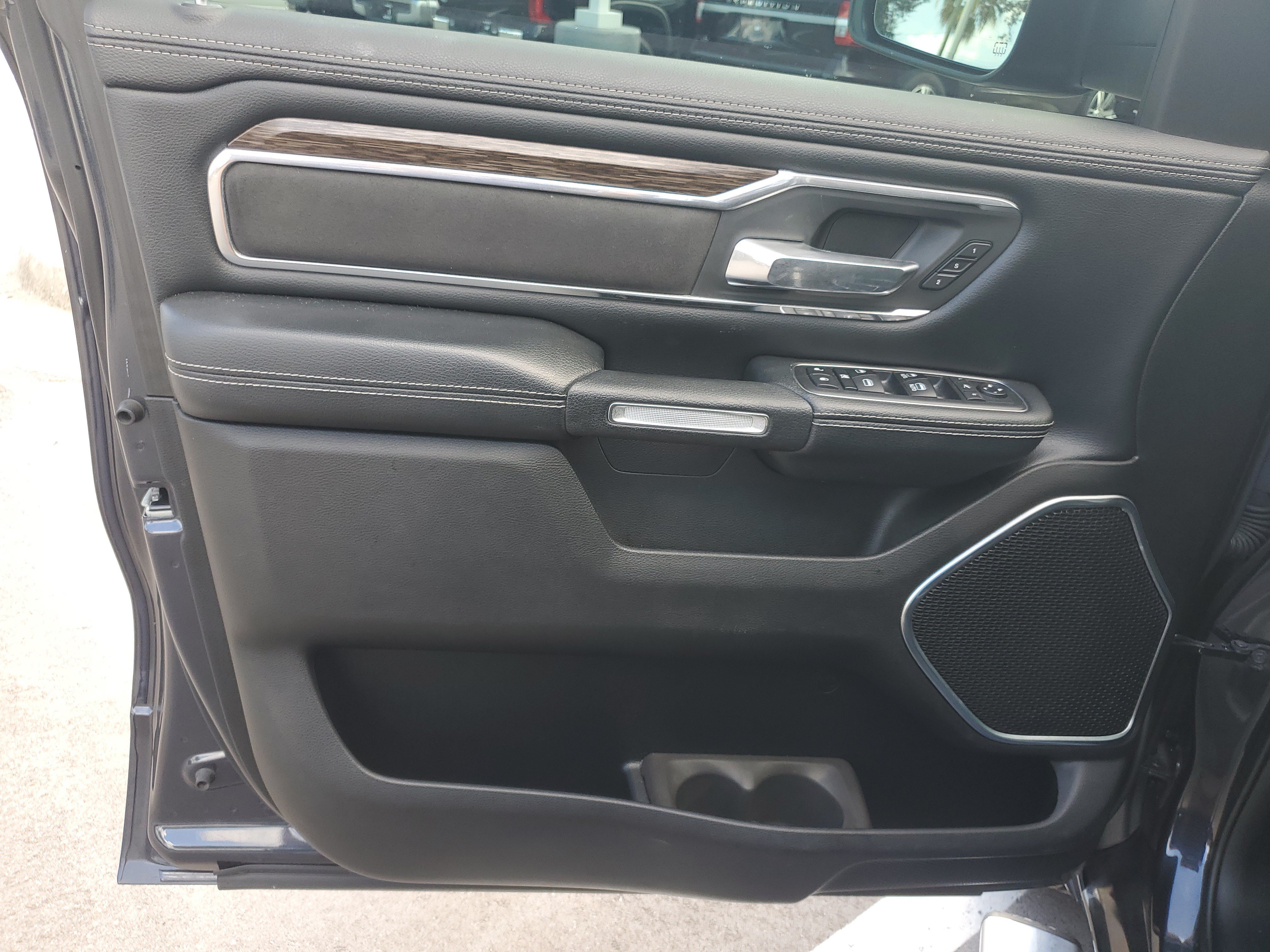 Used 2019 RAM 1500 Laramie RWD image 11