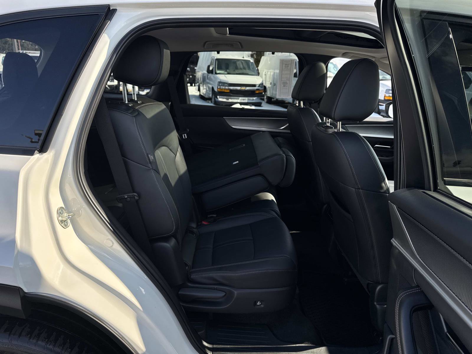 Used 2025 MAZDA CX-90 Plug-In Hybrid w/Premium Sport image 17