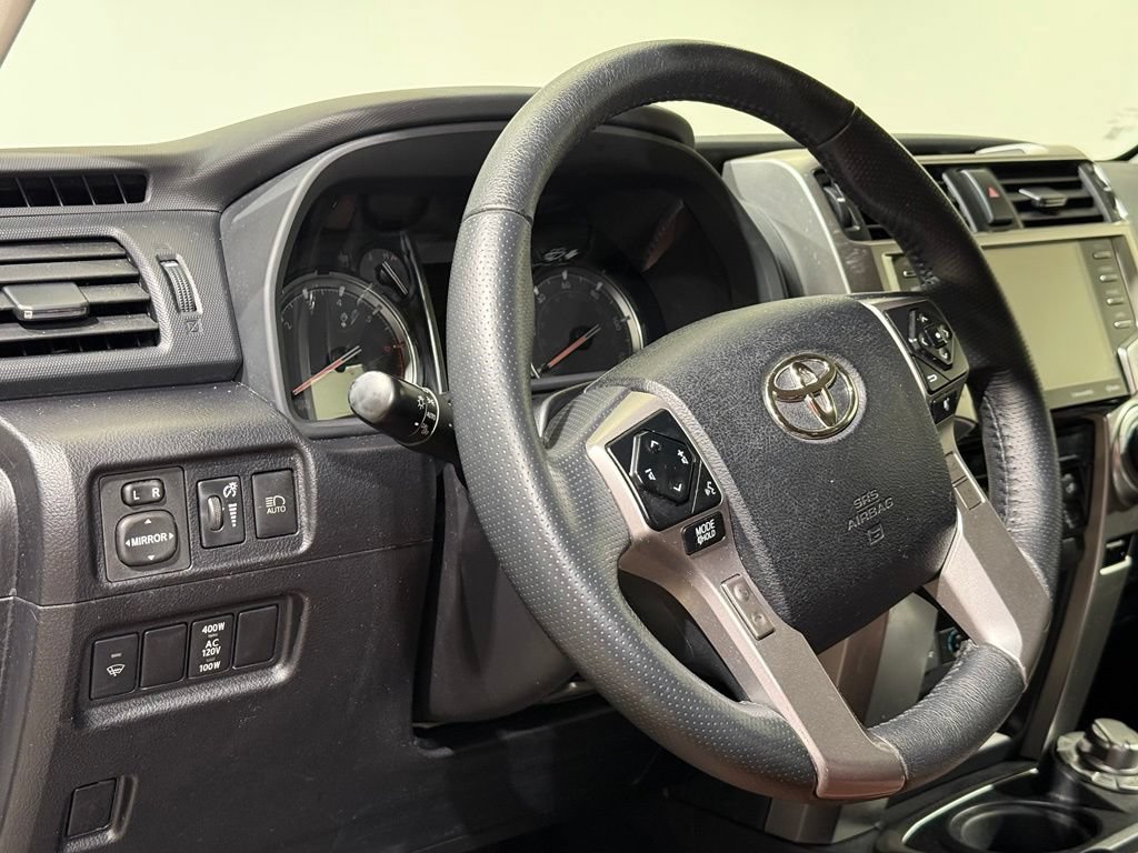 Used 2020 Toyota 4Runner Limited AWD/4WD image 17