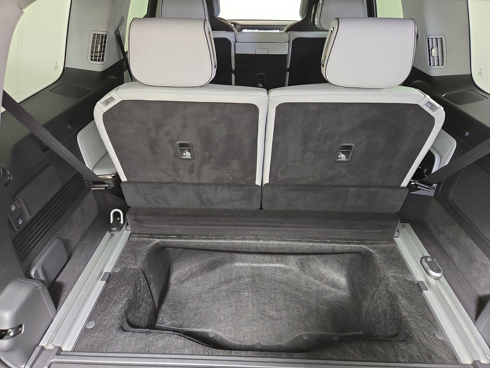 Used 2024 Rivian R1S Adventure AWD/4WD image 26