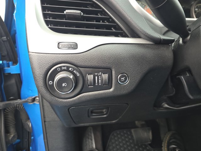 Used 2018 Jeep Cherokee Trailhawk w/ Comfort/Convenience Group AWD/4WD image 15