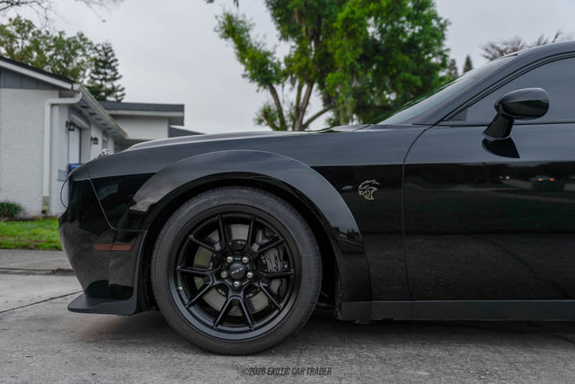 Used 2023 Dodge Challenger SRT Hellcat RWD image 4