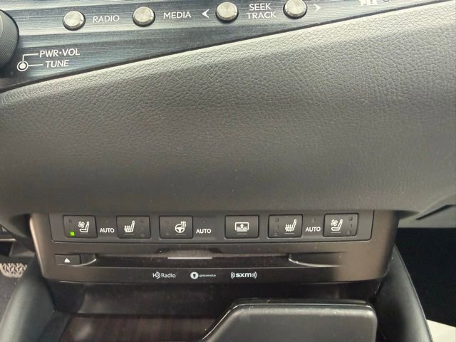 Used 2019 Lexus ES 350 w/ Accessory Package FWD image 16