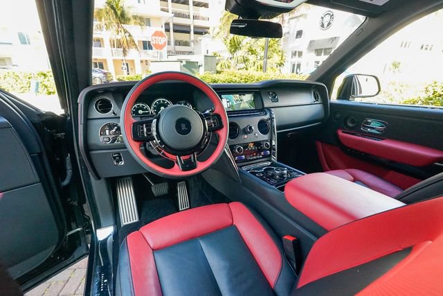 Used 2023 Rolls-Royce Cullinan w/ Cullinan Package image 3