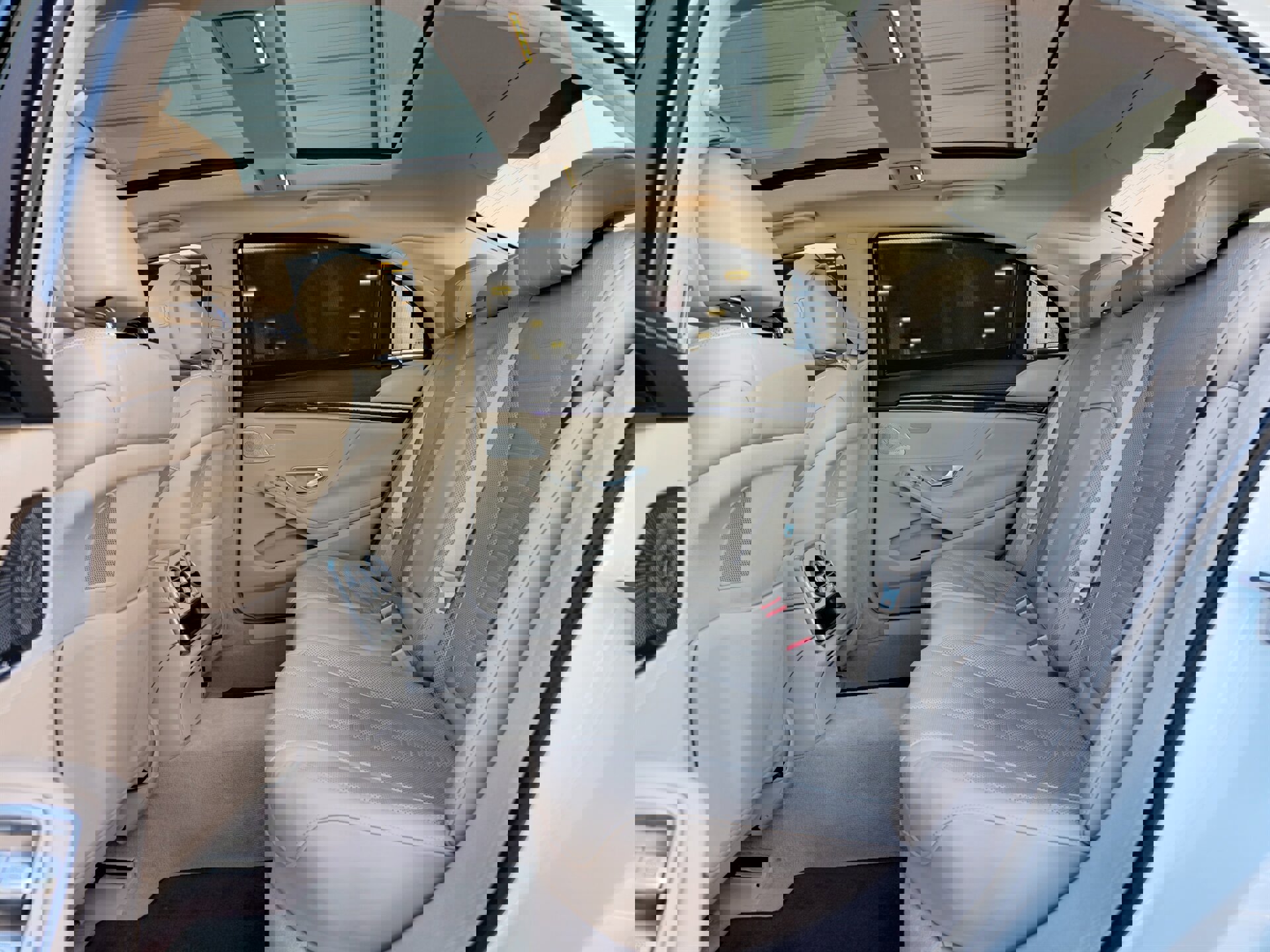 Used 2019 Mercedes-Benz S 560 Sedan image 30