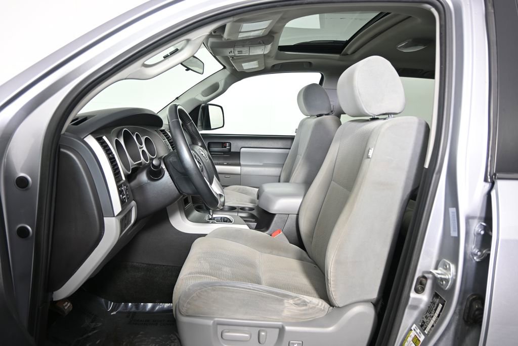 Used 2016 Toyota Sequoia SR5 AWD/4WD image 21