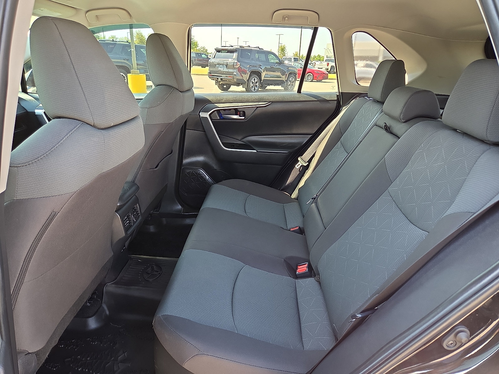 Used 2024 Toyota RAV4 AWD Hybrid image 10