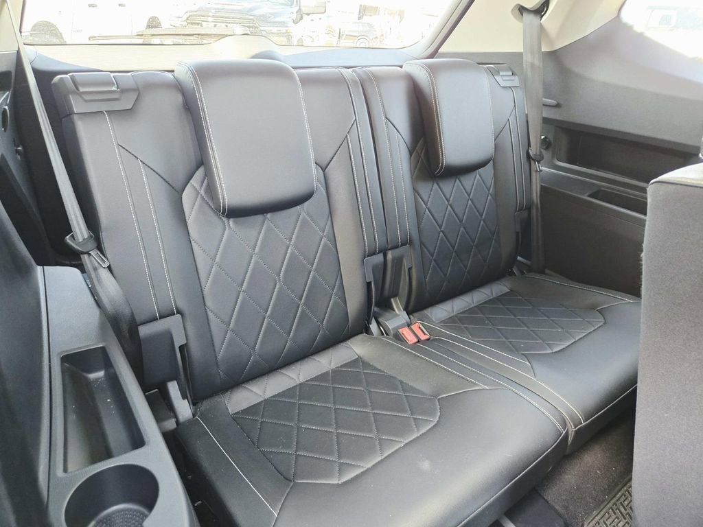 Used 2024 Volkswagen Atlas SEL Premium R-Line image 17