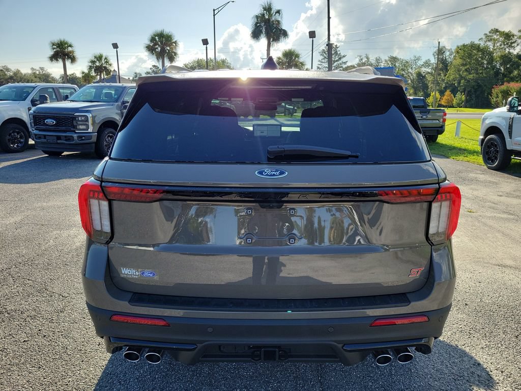 New 2026 Ford Explorer ST RWD image 7