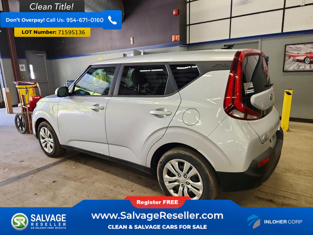Used 2020 Kia Soul LX FWD image 3