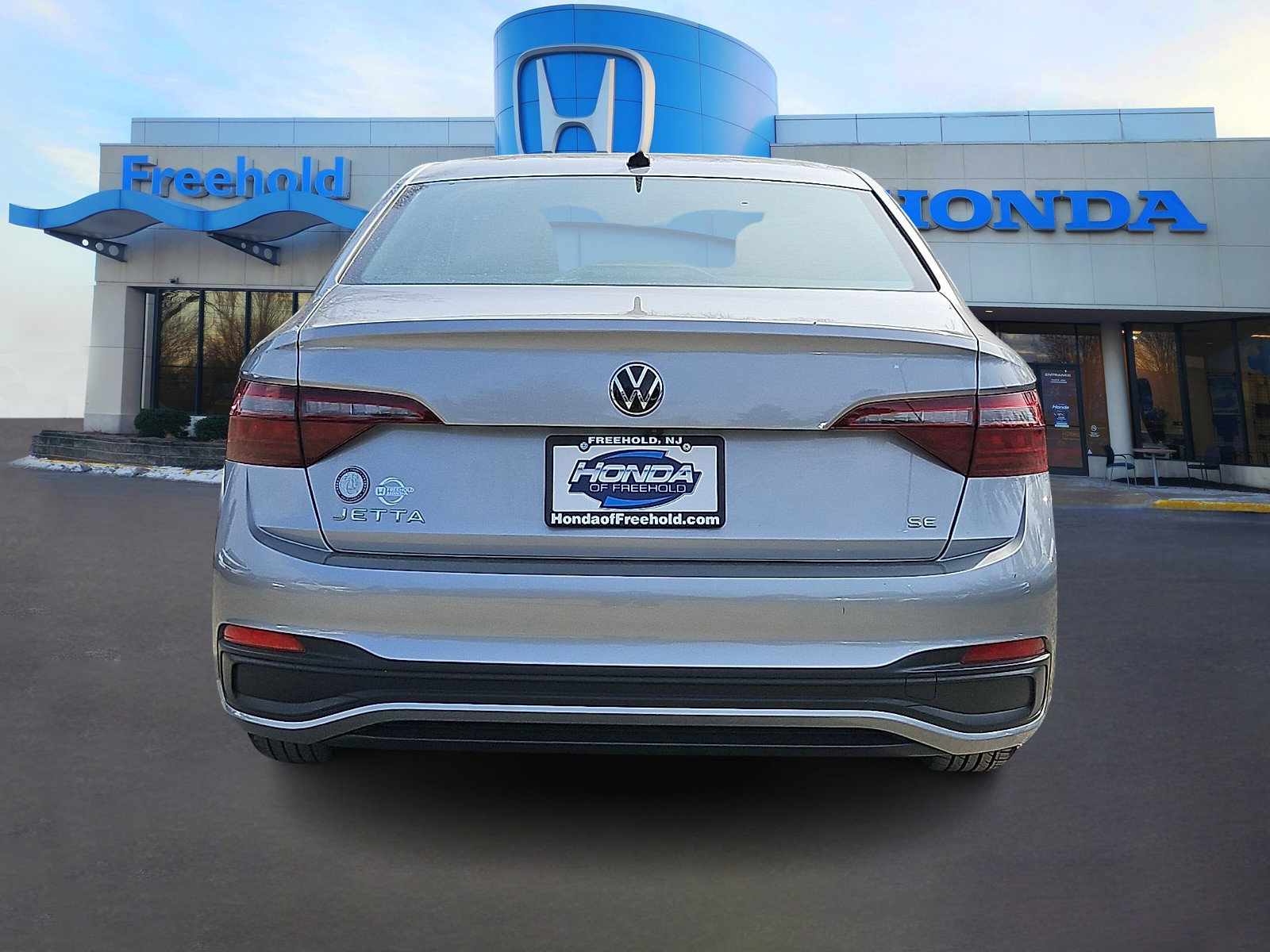 Used 2023 Volkswagen Jetta SE image 6