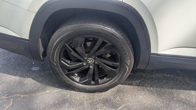 Used 2023 Volkswagen Atlas SE w/ Panoramic Sunroof Package image 12