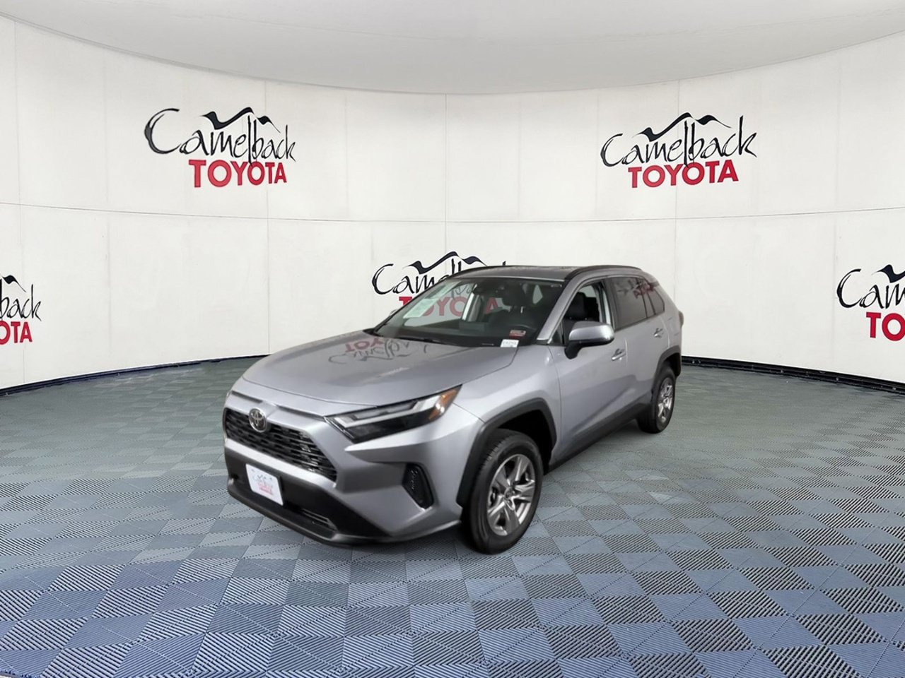 Used 2025 Toyota RAV4 XLE FWD image 6