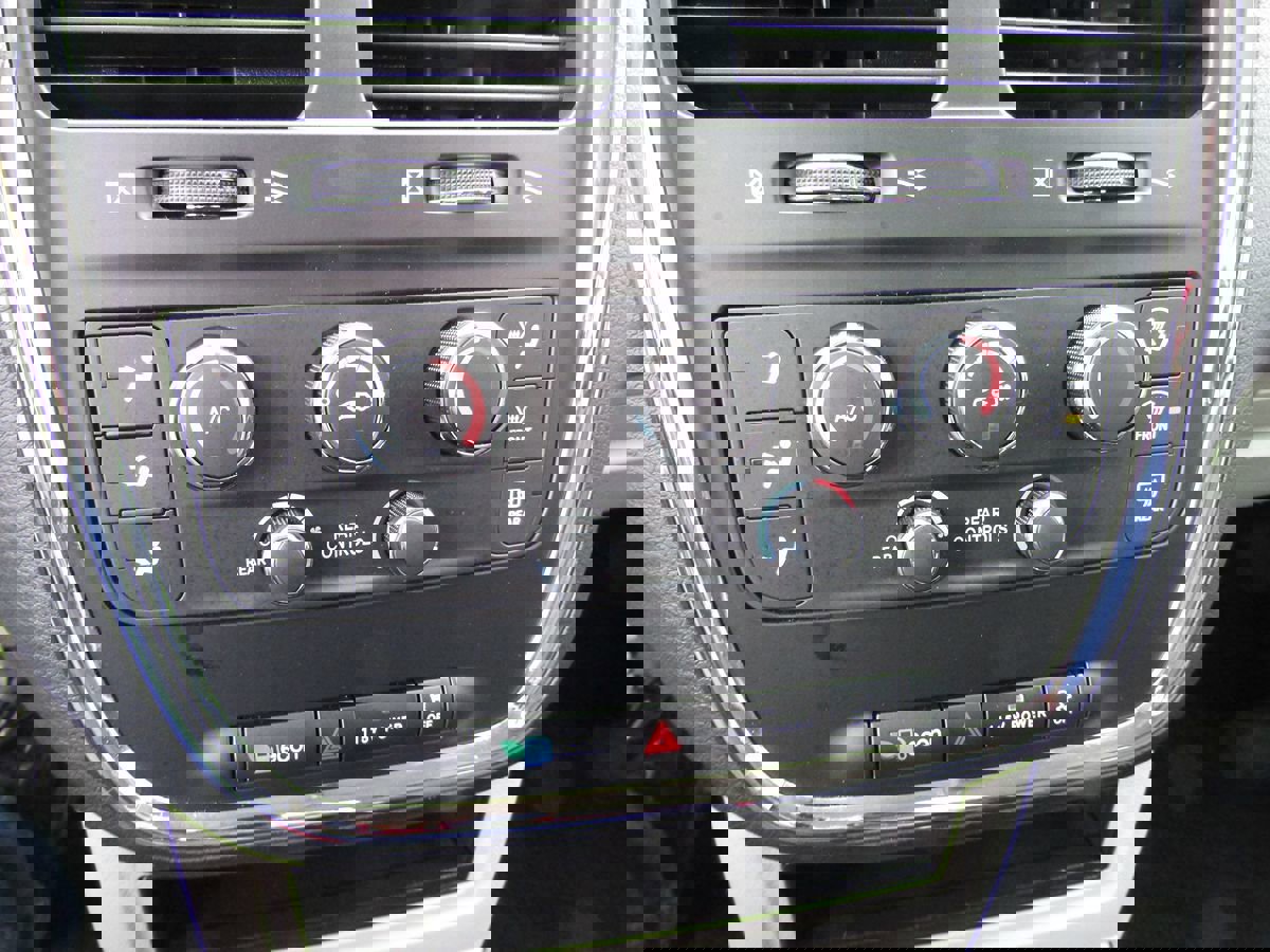 Used 2017 Dodge Grand Caravan SE w/ Power Window Group image 17