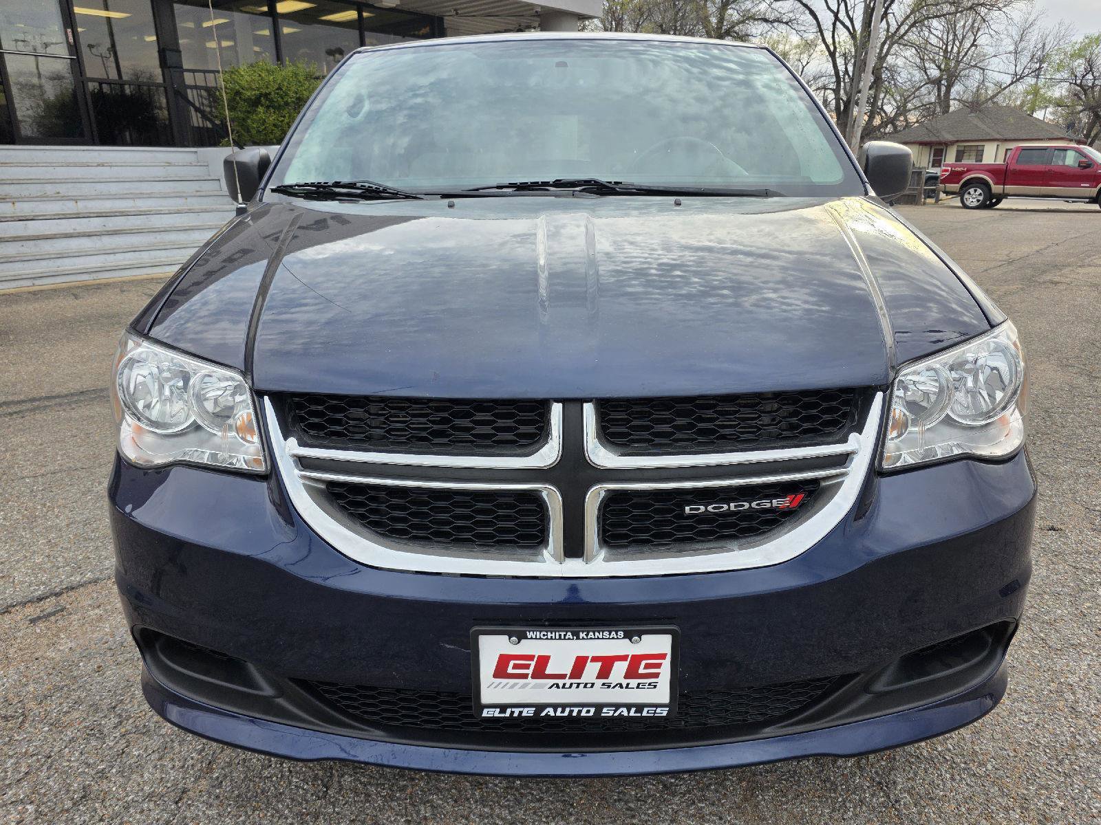 Used 2017 Dodge Grand Caravan SE w/ Power Window Group image 2
