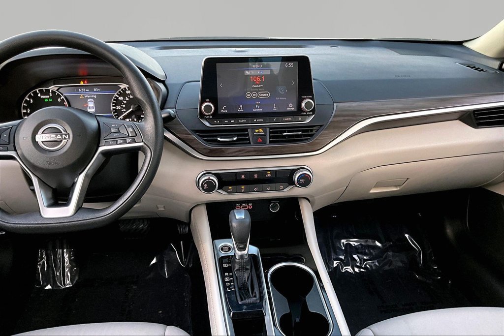 Used 2023 Nissan Altima 2.5 SV FWD image 11