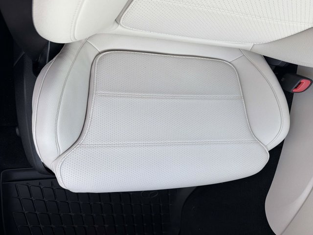 Used 2024 Mercedes-Benz C 300 Sedan image 17