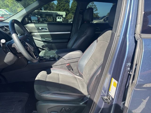 Used 2019 Ford Explorer XLT w/ Equipment Group 202A FWD image 9