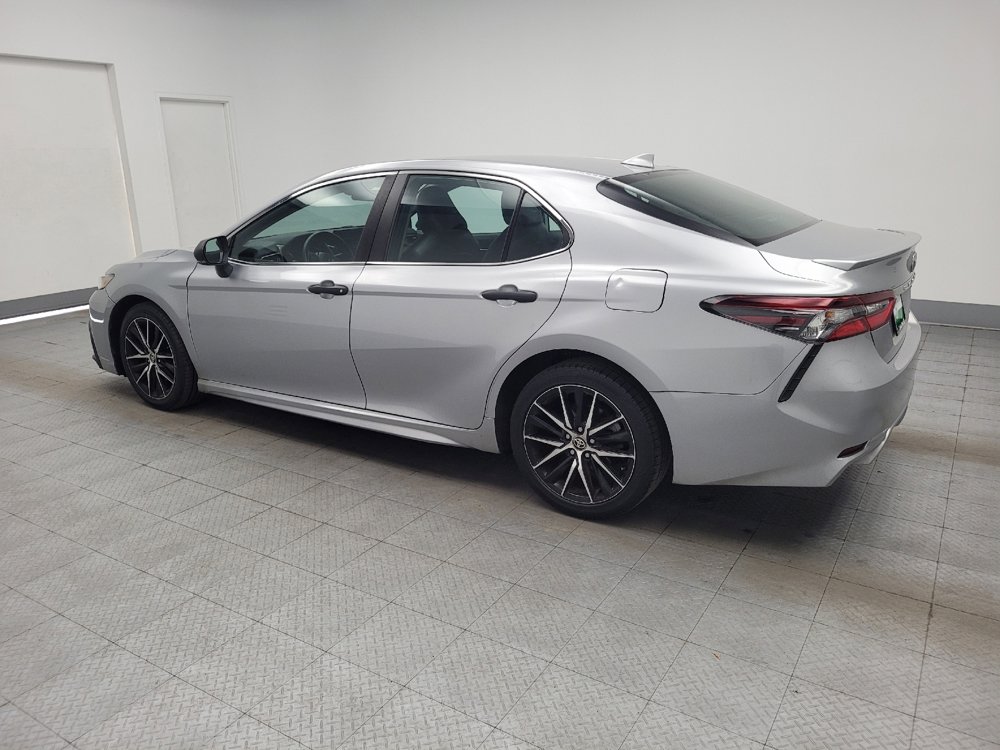 Used 2022 Toyota Camry SE FWD image 3