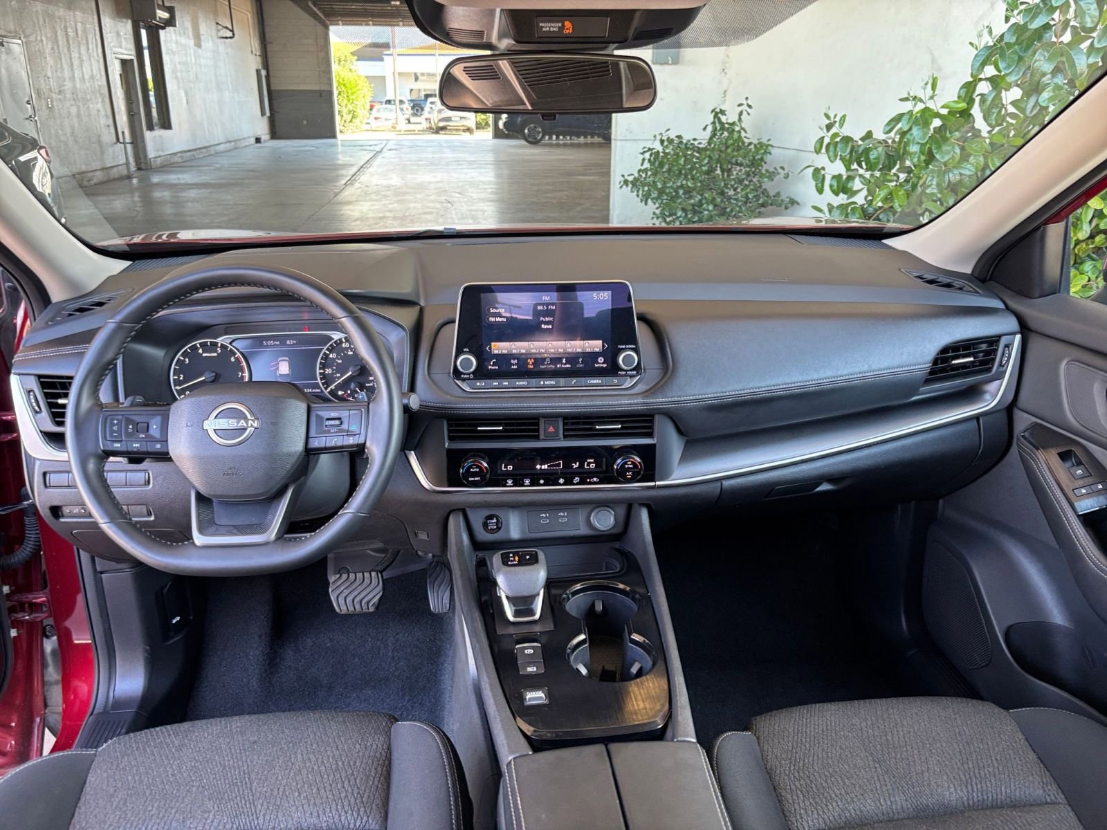 Used 2025 Nissan Rogue SV FWD image 35