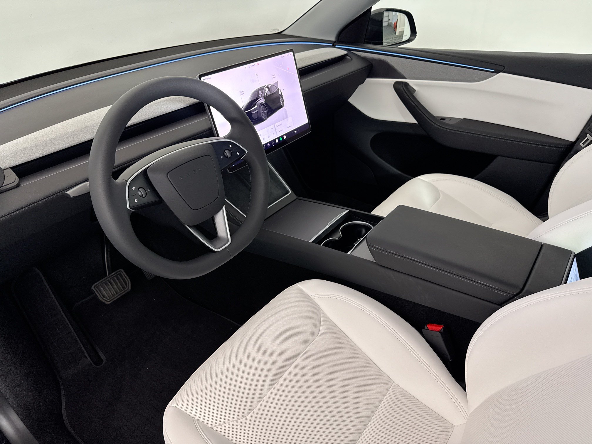 Used 2026 Tesla Model Y Long Range AWD/4WD image 18