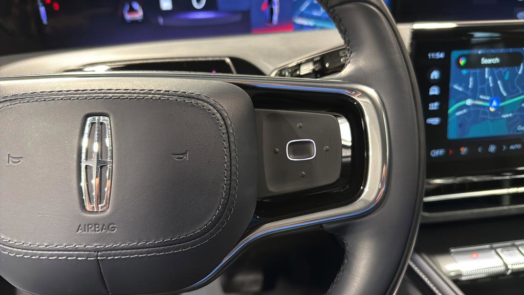 Used 2024 Lincoln Nautilus Reserve image 21