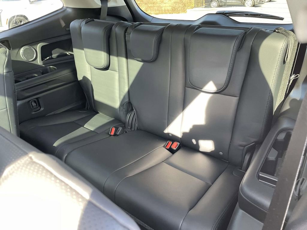 Used 2025 Subaru Ascent Bronze Edition w/ Onyx Package image 11