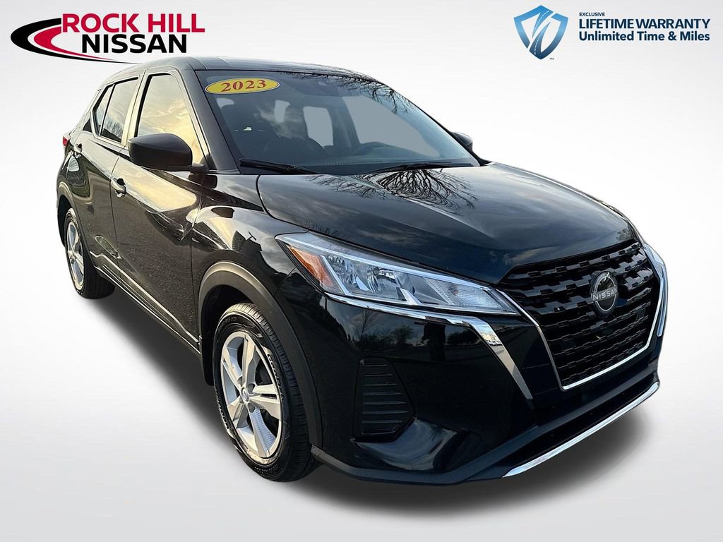 Used 2023 Nissan Kicks S image 1