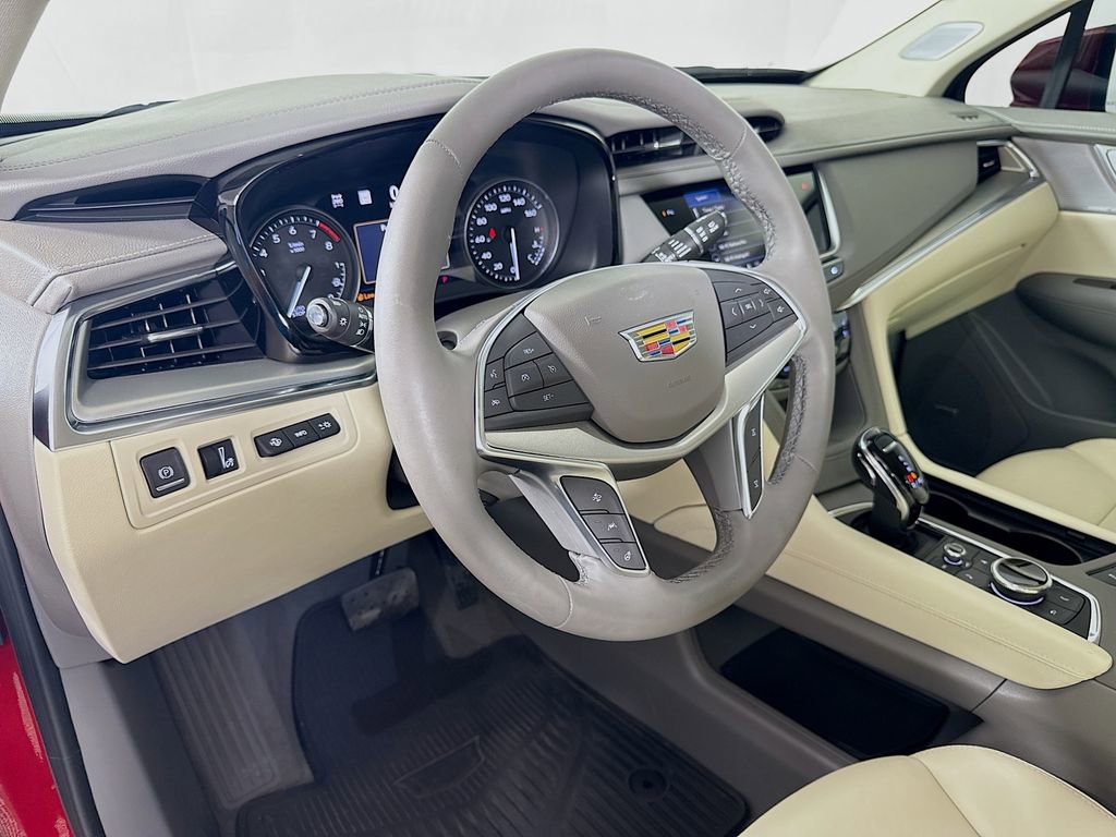 Used 2025 Cadillac XT5 Premium Luxury w/ Technology Package image 9