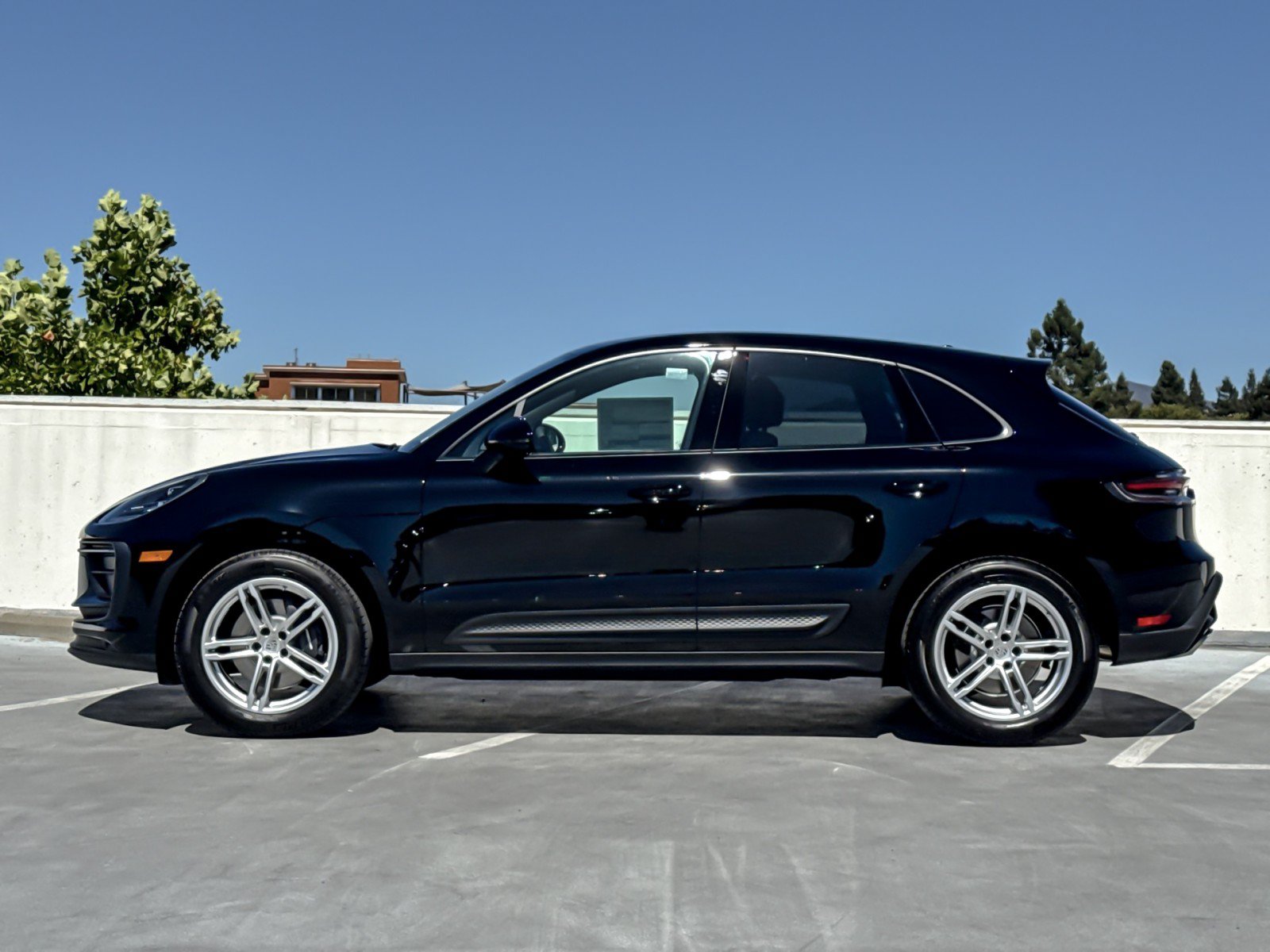 New 2026 Porsche Macan AWD/4WD image 2