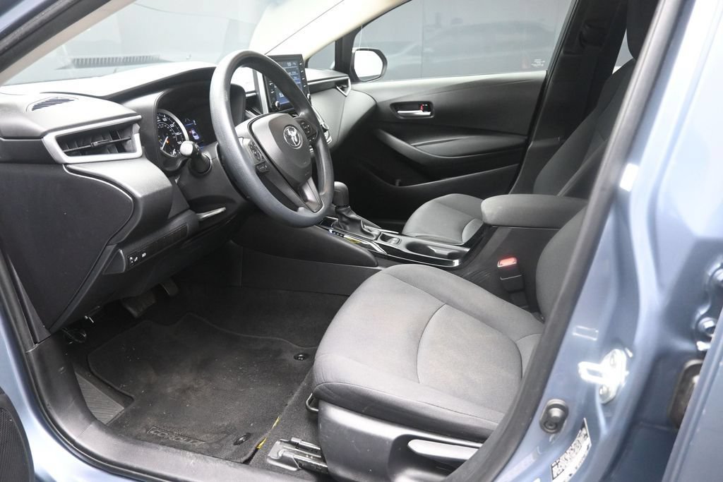 Used 2021 Toyota Corolla LE w/ LE Convenience Package FWD image 17